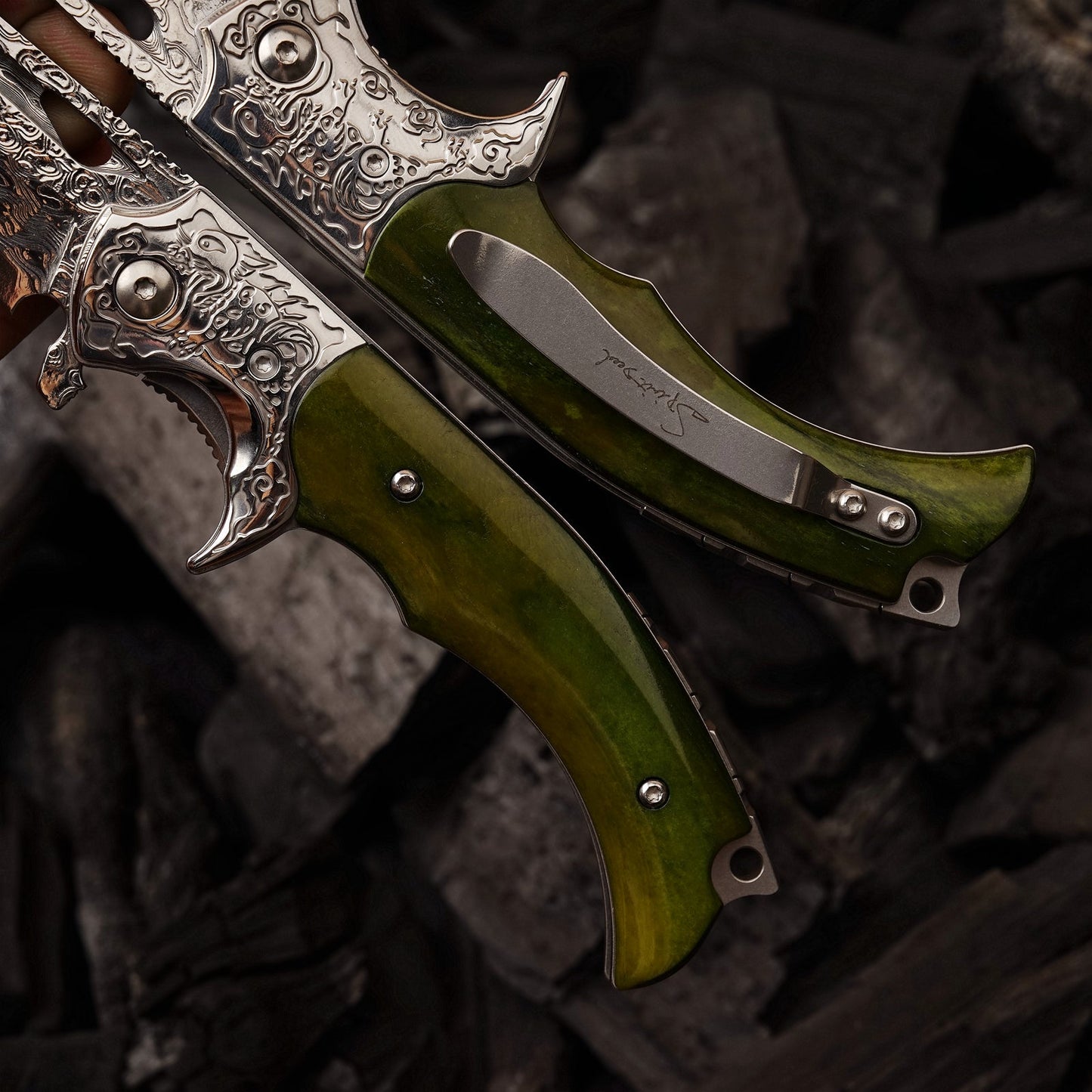 SPIRIT DEED 3.62 Inch Portable Folding Pocket Knife, Damascus Steel 67 Layers, Dyed Cow Bone Handle, Clip