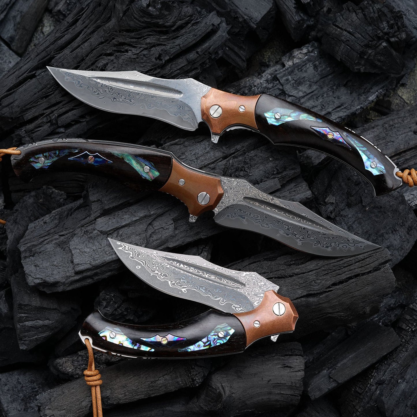 SPIRIT DEED 4.3 Inch Japanese Folding Knife, Damascus Powder Steel, Ebony Handle, Lined Lock