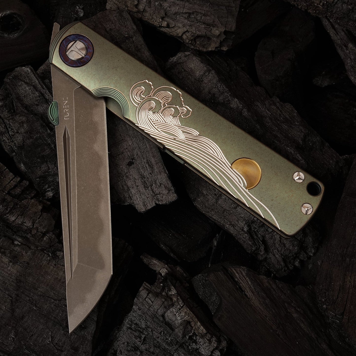 High Hardness Pocket Knife Camouflage，CPM-S35VN Powder Steel，Tc4 Titanium Alloy Handle