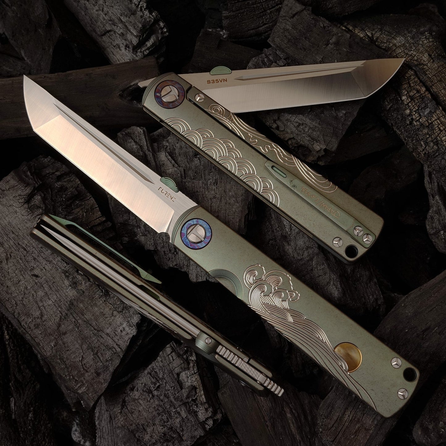 High Hardness Pocket Knife Camouflage，CPM-S35VN Powder Steel，Tc4 Titanium Alloy Handle